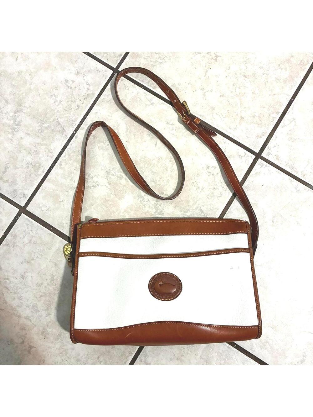 VTG Vintage Dooney & Bourke Leather Crossbody Shoulder Bag Purse White Brown